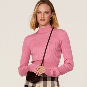 Chic Pink Ribbed Turtleneck Sweater
